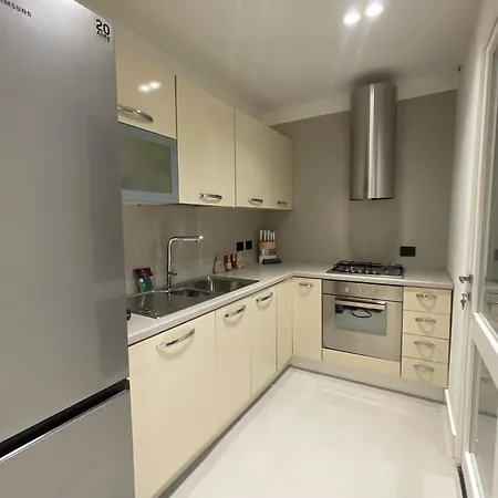Spacious Renovated 2br Townhouse Cavour 41, Historic Centre