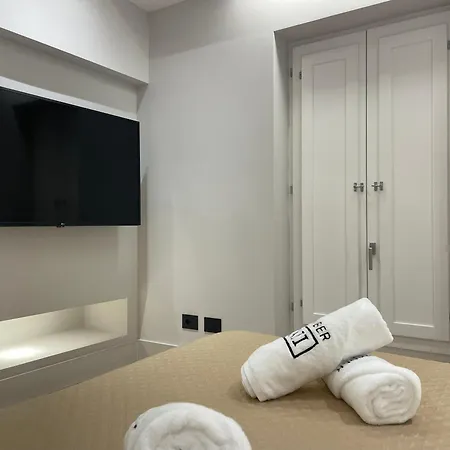 Spacious Renovated 2br Townhouse Cavour 41, Historic Centre * Olbia
