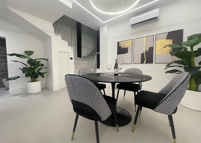 Fully Renovated 2br Spacious & Stylish Town House - Premium Location * Olbia